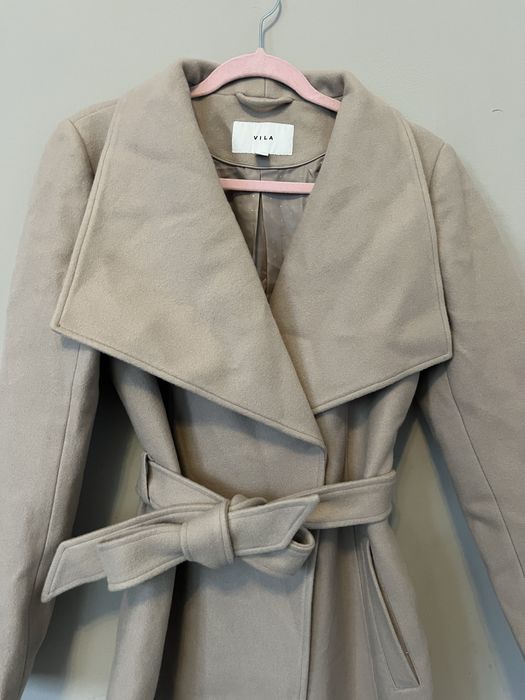 Чисто ново дамско палто