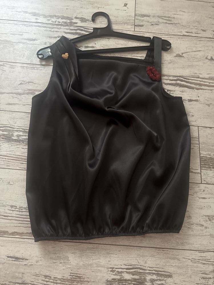 Lucy Fashion чисто нов комплект  размер м