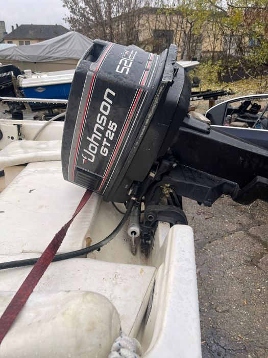 Barca 420m fibra cu motor 25 cp/2t