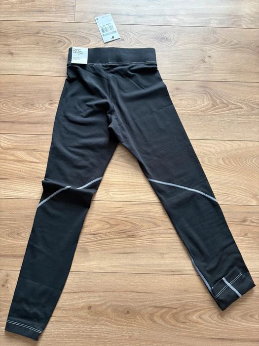 Оригинален клин на Nike Swoosh в размер ХС