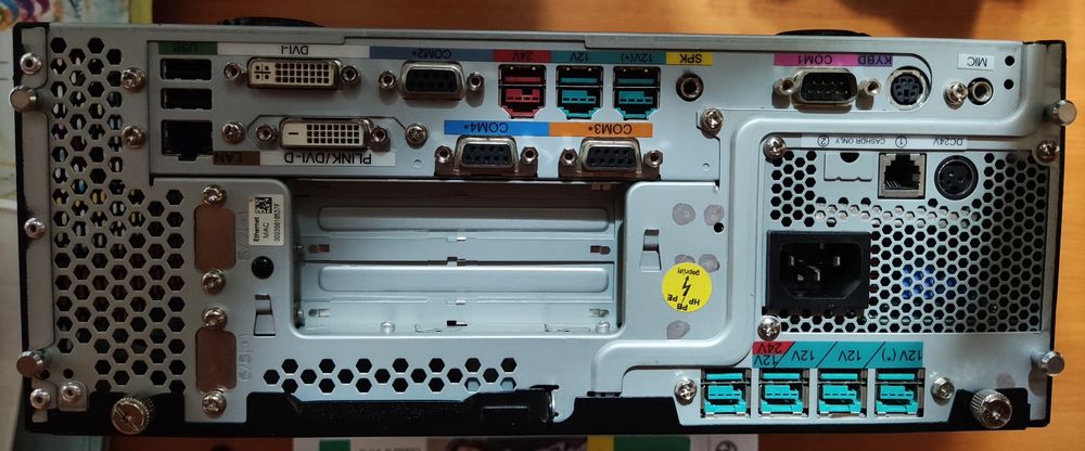 Unitate și display cu touchscreen