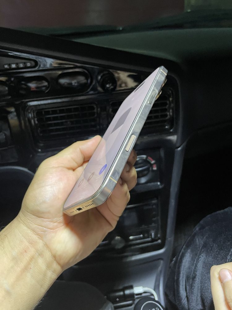 I phone 16 pro max 100% batareyka holati yangi