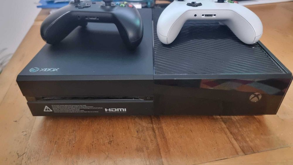 Consola XBox One 1 Tb + Kinect + 2 controllere + stare foarte buna.