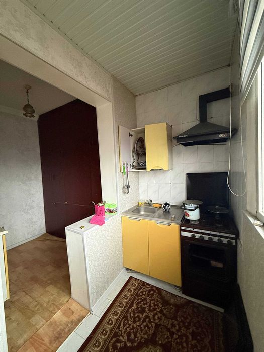 Юнусабад 11 кв  4-хона. Раздельный. 3-этаж/4. Срочно.