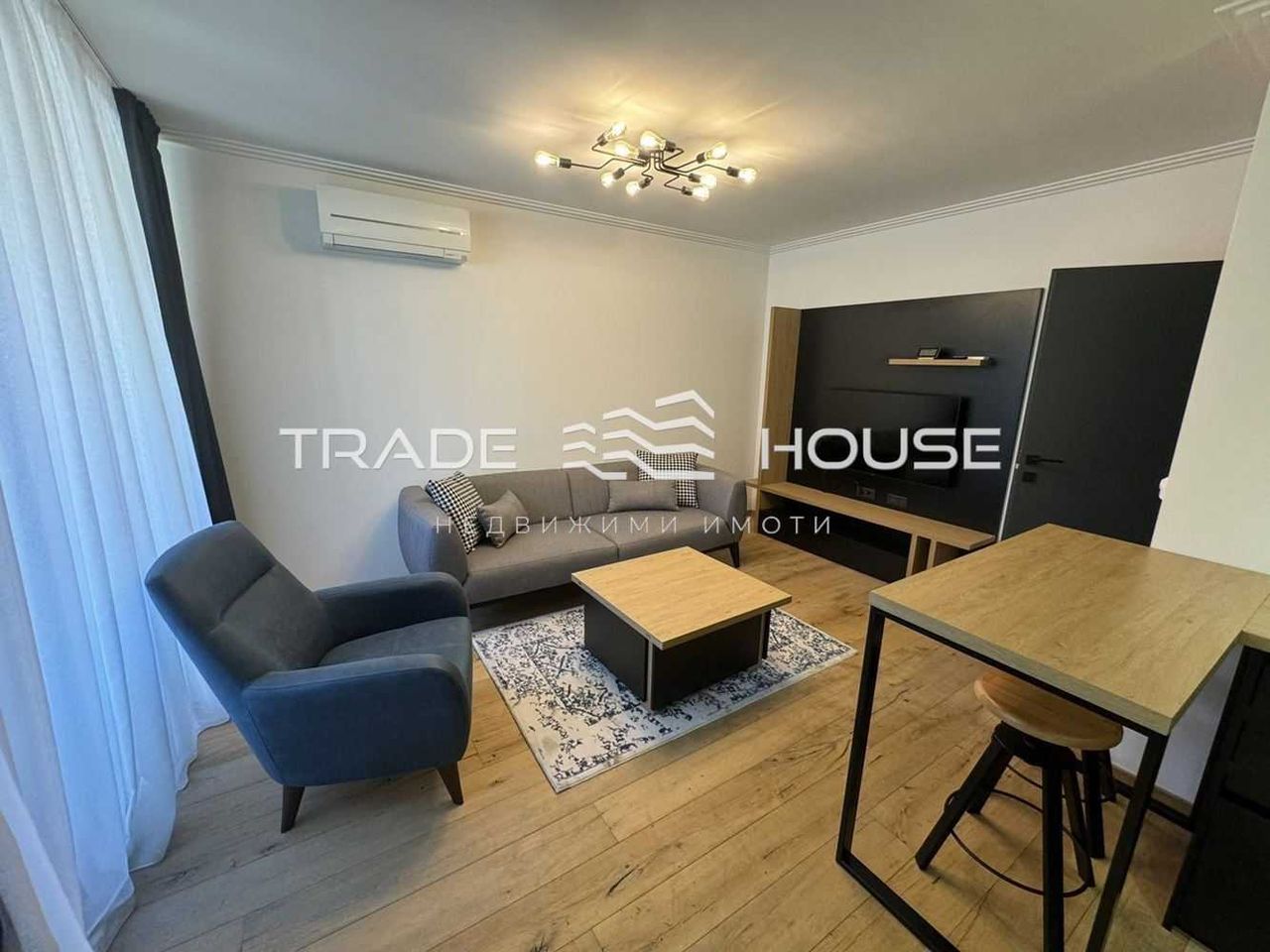 Дава се под наем Тристаен апартамент в Пловдив, Кършияка - 88 кв.м за 750 € - Снимка #1
