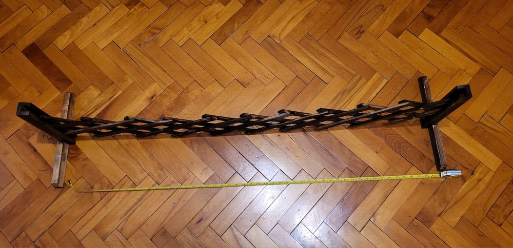 Дървена разтегателна решетка / декоративна преграда — масив, стабилна