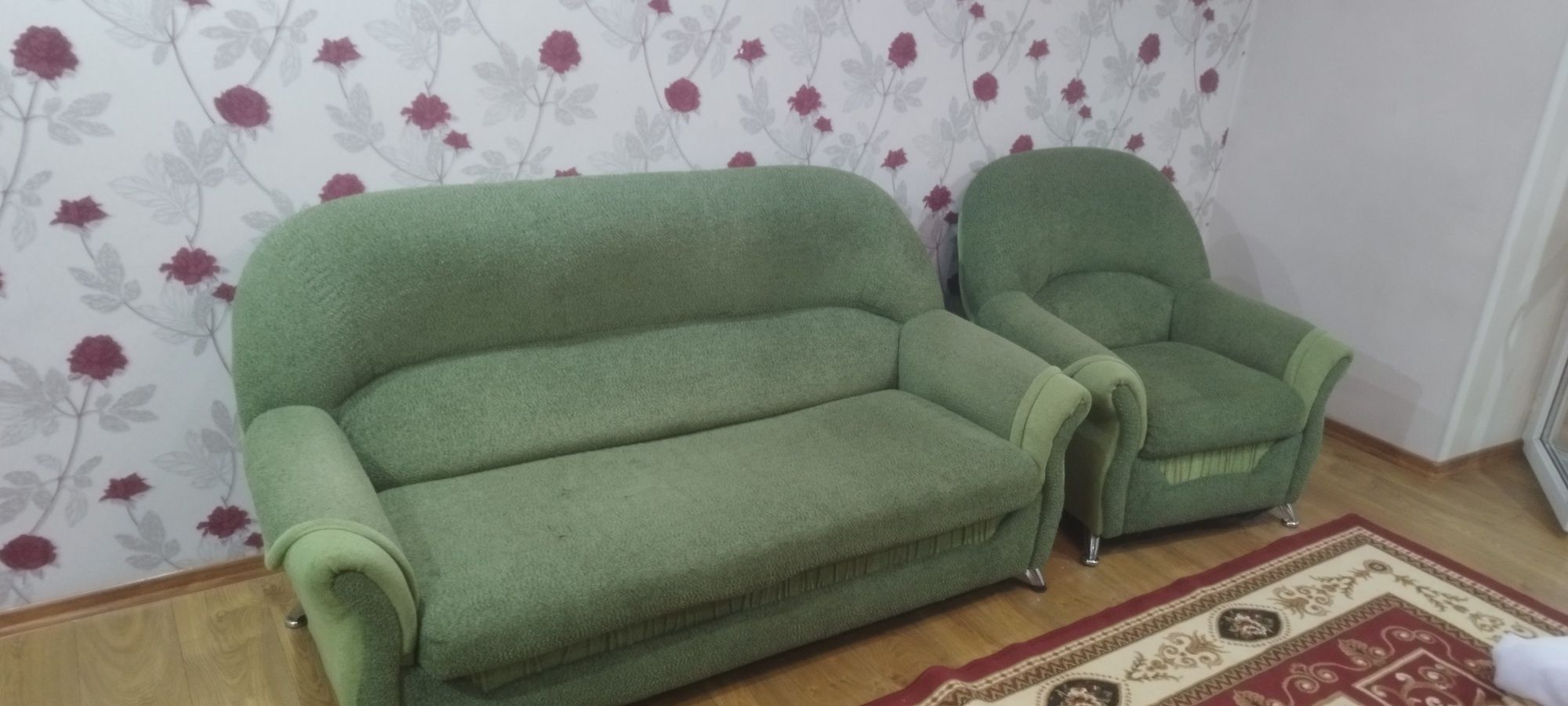 Продам диван + кресло