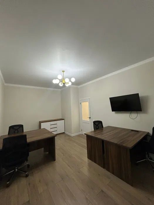 Продается офис якасарой 3.1.4 срочно,аренда тоже возможна
