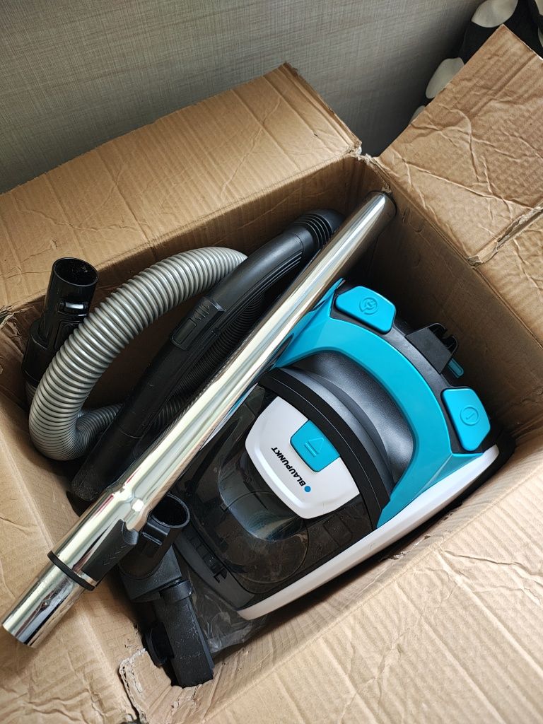 Aspirator ciclonic cu fir Blaupunkt