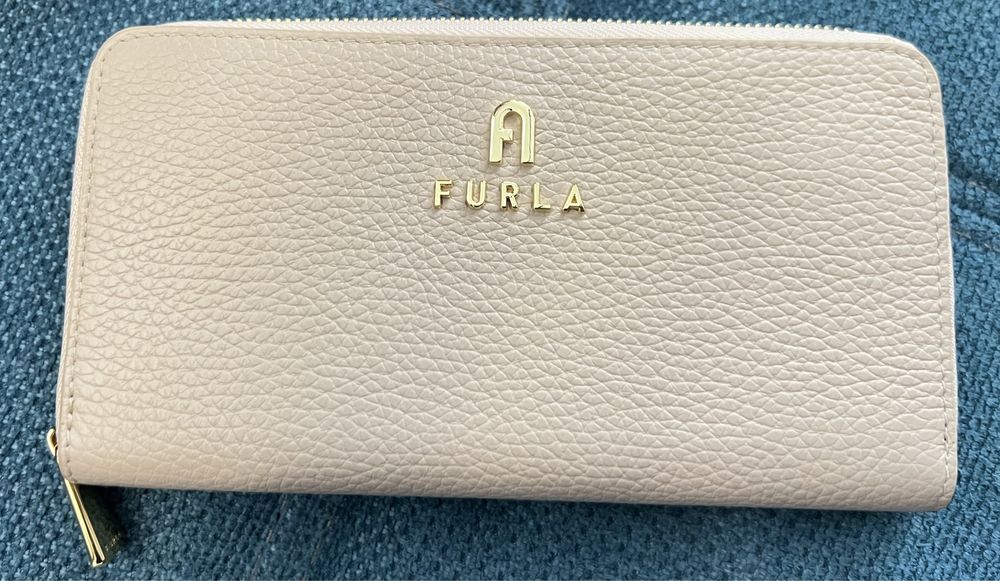 Чисто нов модел FURLA Camelia.С етикети.100% оригинал! Жестоки са !