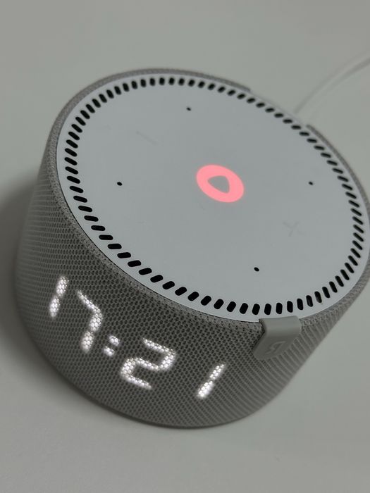 Продам умную колонку Алису