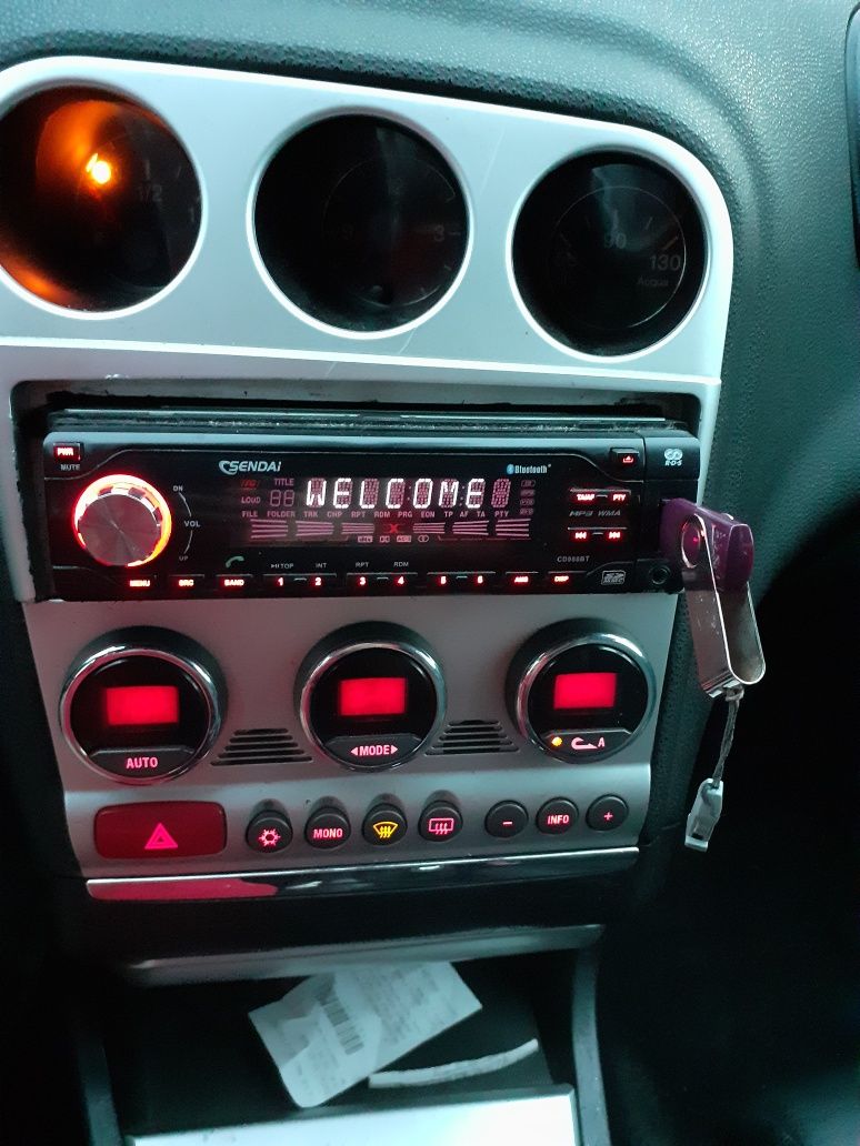 mp 3 player usb cd /aux /radio stare exccelentă