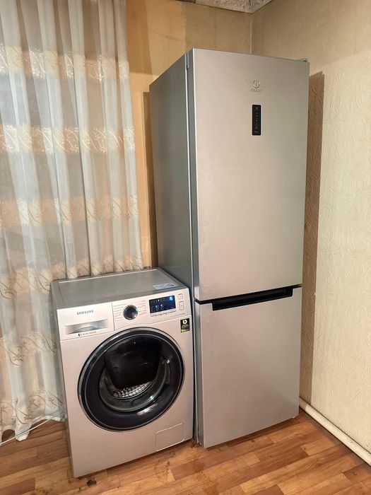 Продам Холодильник Indesit no frost