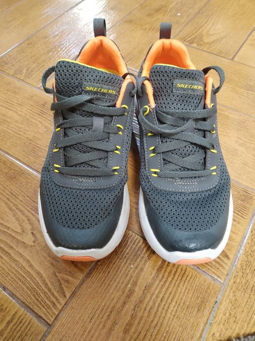 Adidași Skechers