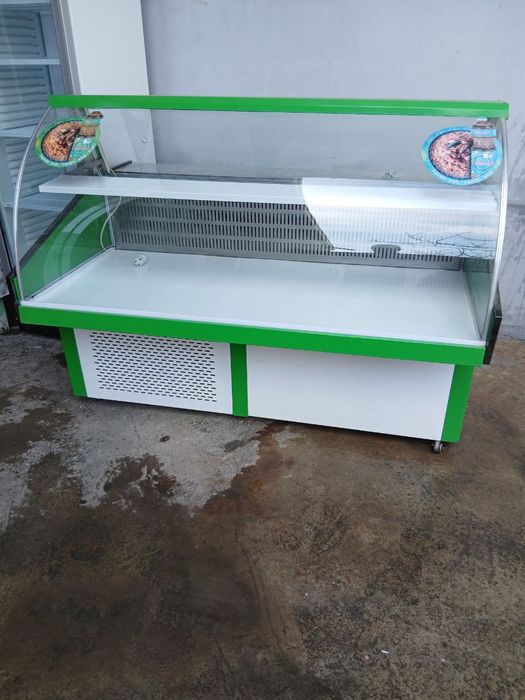 Продается холодильник витрина