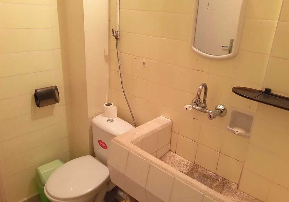 Дава се под наем Двустаен апартамент в Бургас, Лазур - 45 кв.м за 145 € - Снимка #2