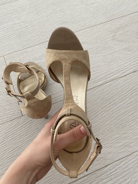 Sandale nude, marimea 36