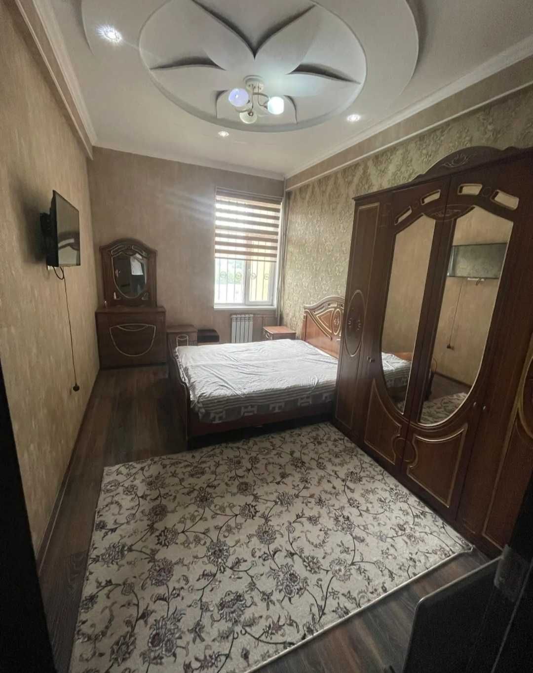 Чилонзор 11 квартал 2 хона 400 га ижарага берилади аккуратни инсонлага