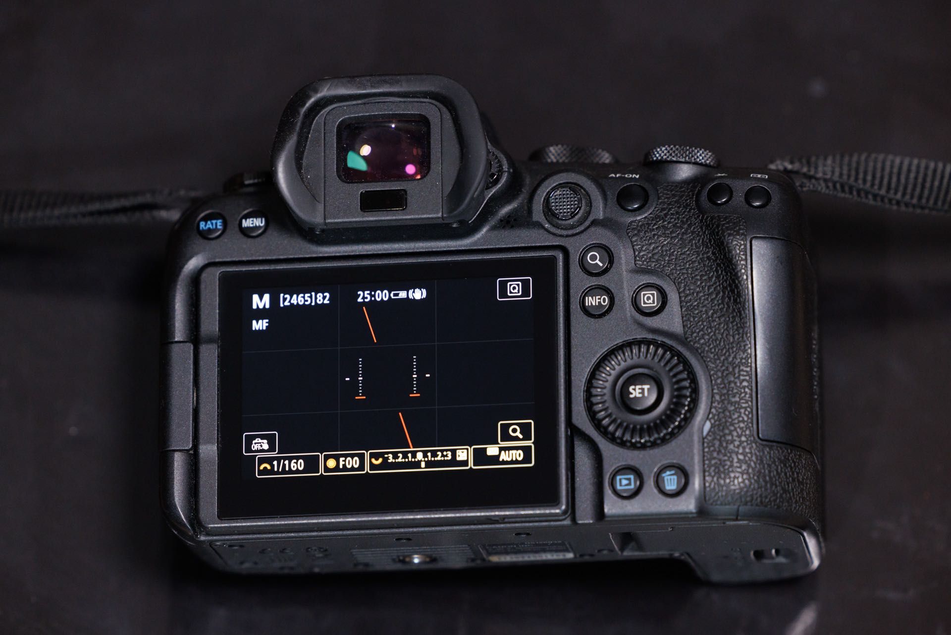Canon EOS R6 Mirrorless Full-Frame