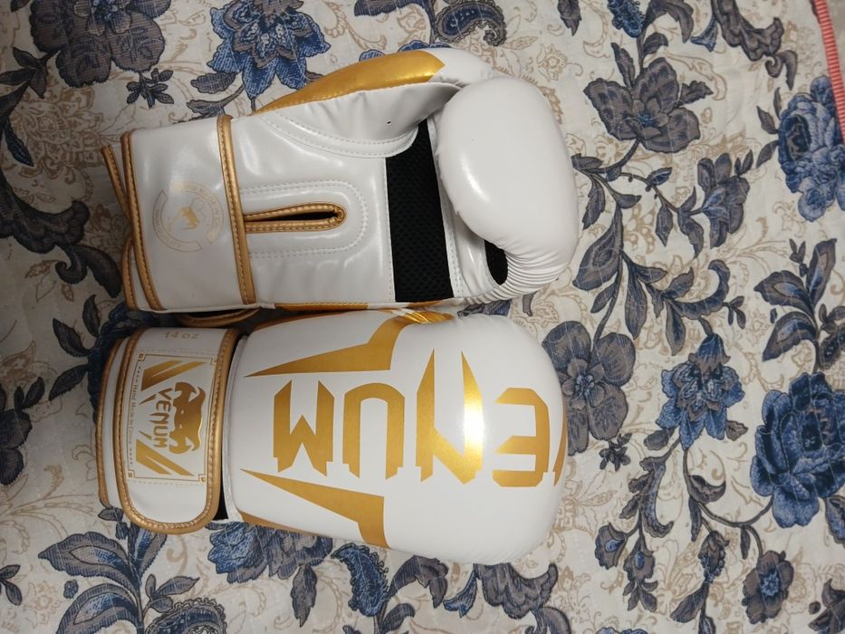 Бокс перчатка 14 р