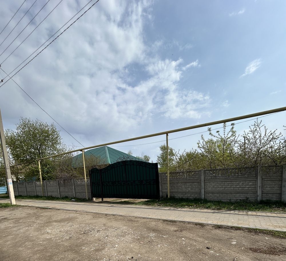 Продам  Дом В Центре Тарановка/Айет