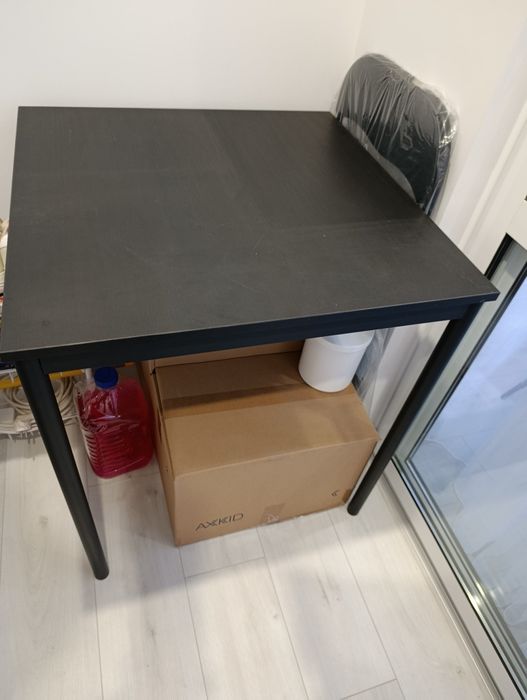 Практична квадратна маса