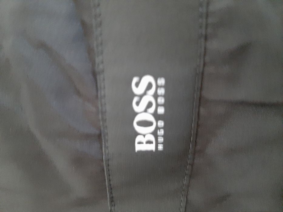 Sacou HUGO BOSS marimea XXL superpret