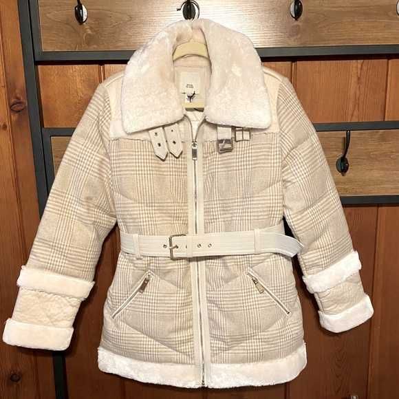 Geaca noua dama, mărimea 10UK(36)crem