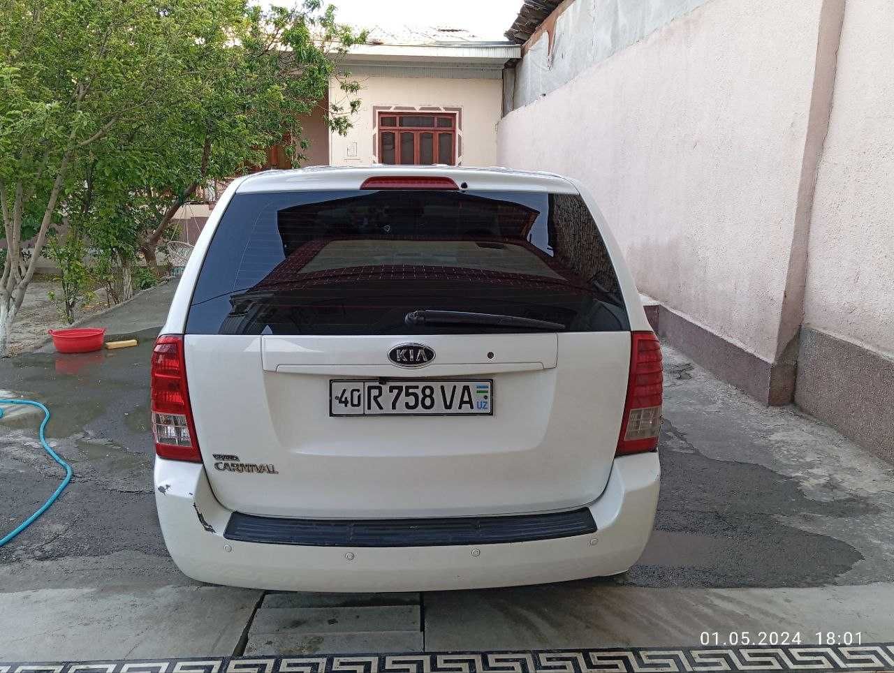 Продаю Kia Carnival