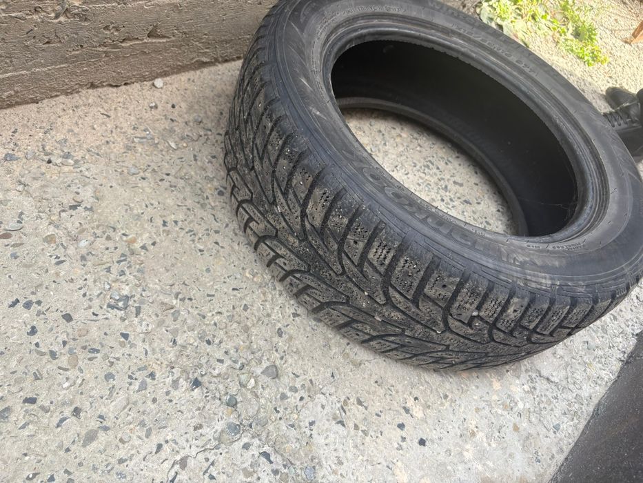 Продам шины 215/55/16 зимняя