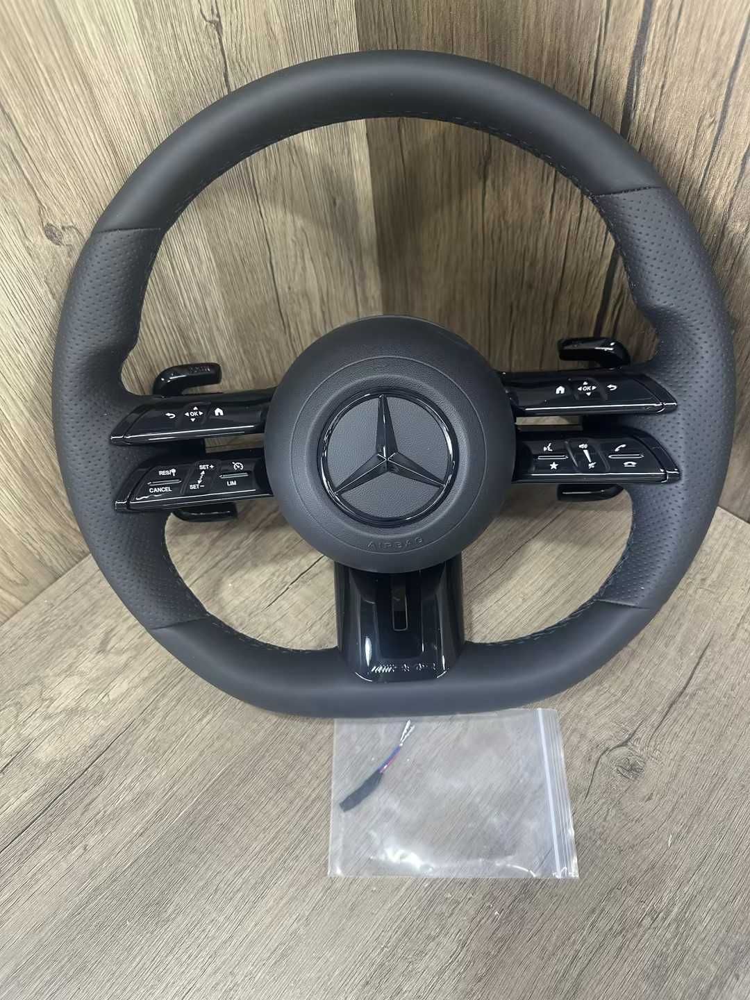 Mercedes Custom Спортен Волан – Персонализиран Дизайн!