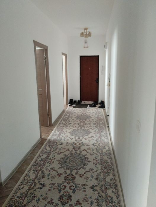 Махамбеттен 2 ші 60үйдің 1 этажынан 3 бөлмелі үй сатылат