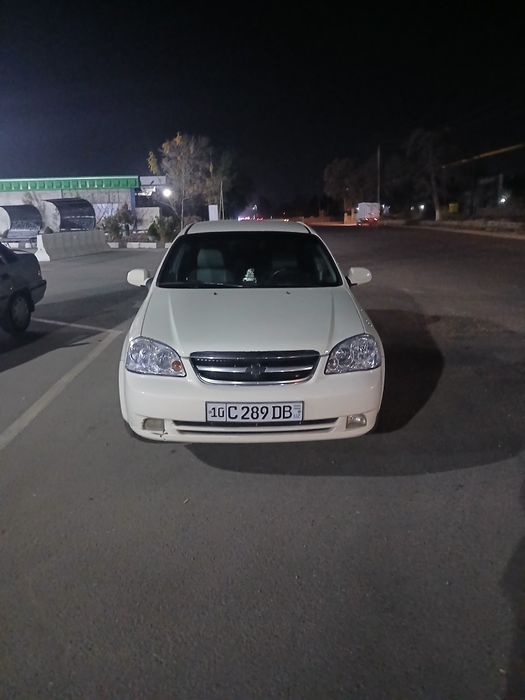 Лассети 1.8  сотилади йоки бартер бор  2015 дан  тепа спаркга