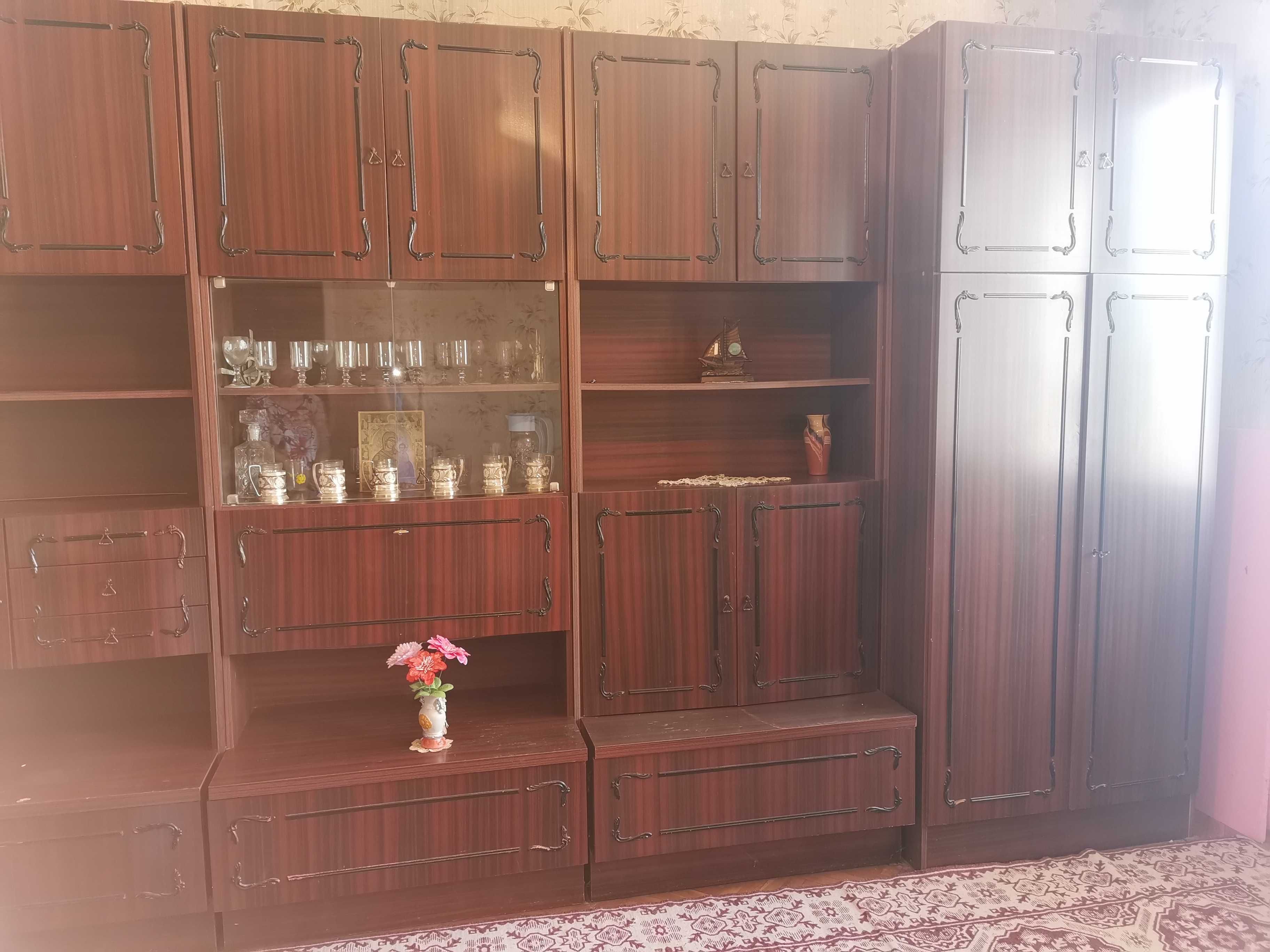 Продавам втори етаж от къща, заедно с лятна кухня и двор
