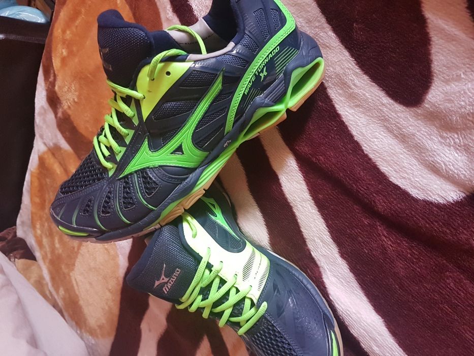 Mizuno Wave Tornado 45