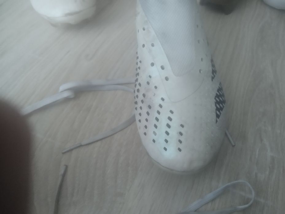 Продаю две пары бутсы за 30к