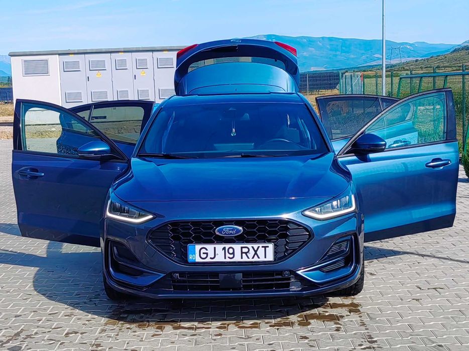 Ford Focus 1.0 Hybrid ST-Line X EcoBoost 125 CP, 2022