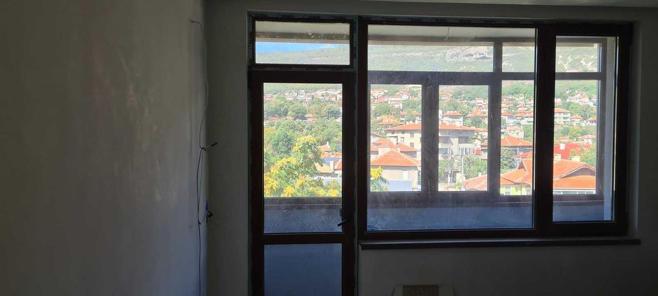 Продава се Четиристаен апартамент в Провадия - 140 кв.м за 858 €/кв.м - Снимка #5