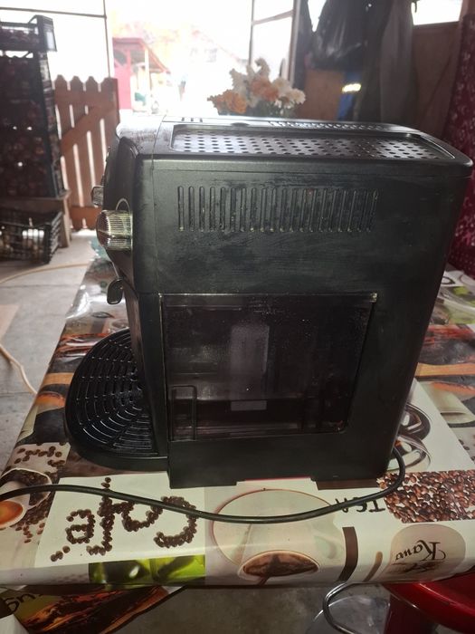 Vand Expressor Delonghi Magnifica 1450 Wati 15 Bari