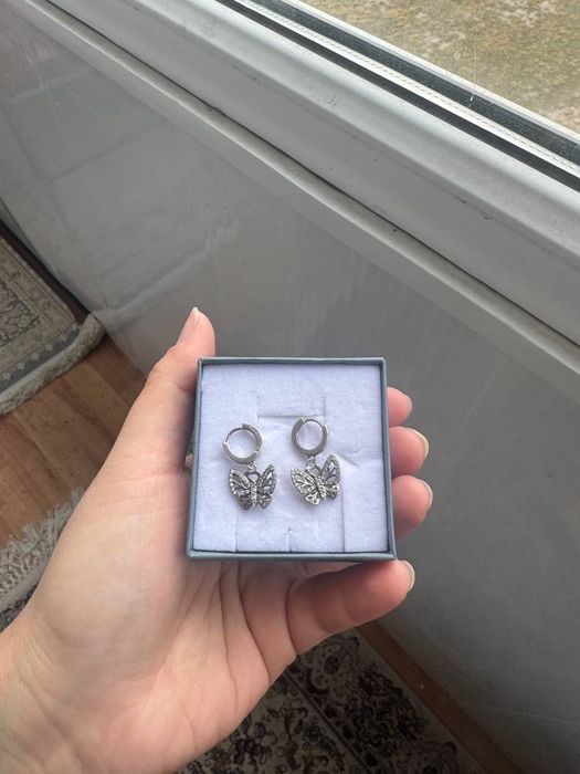 Продам серебряные сережки