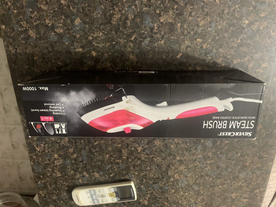 Преносима вертикална парна ютия