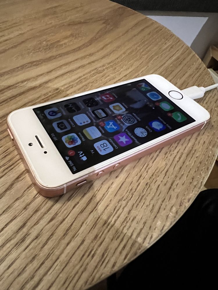 iPhone SE 64gb rose gold unlocked