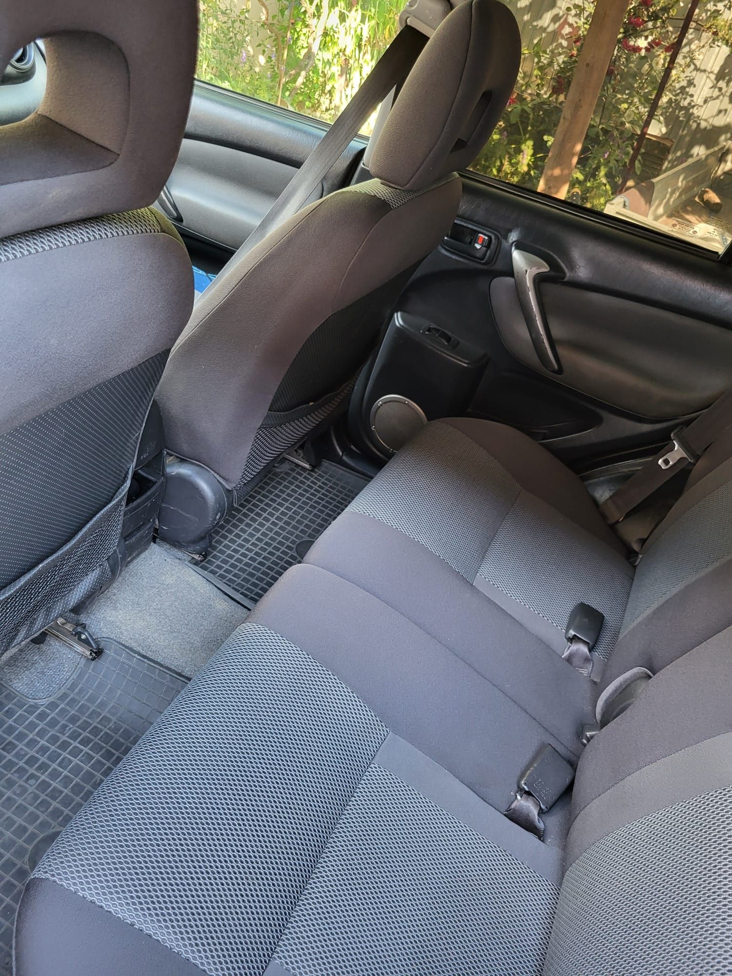 Se vinde Toyota rav4