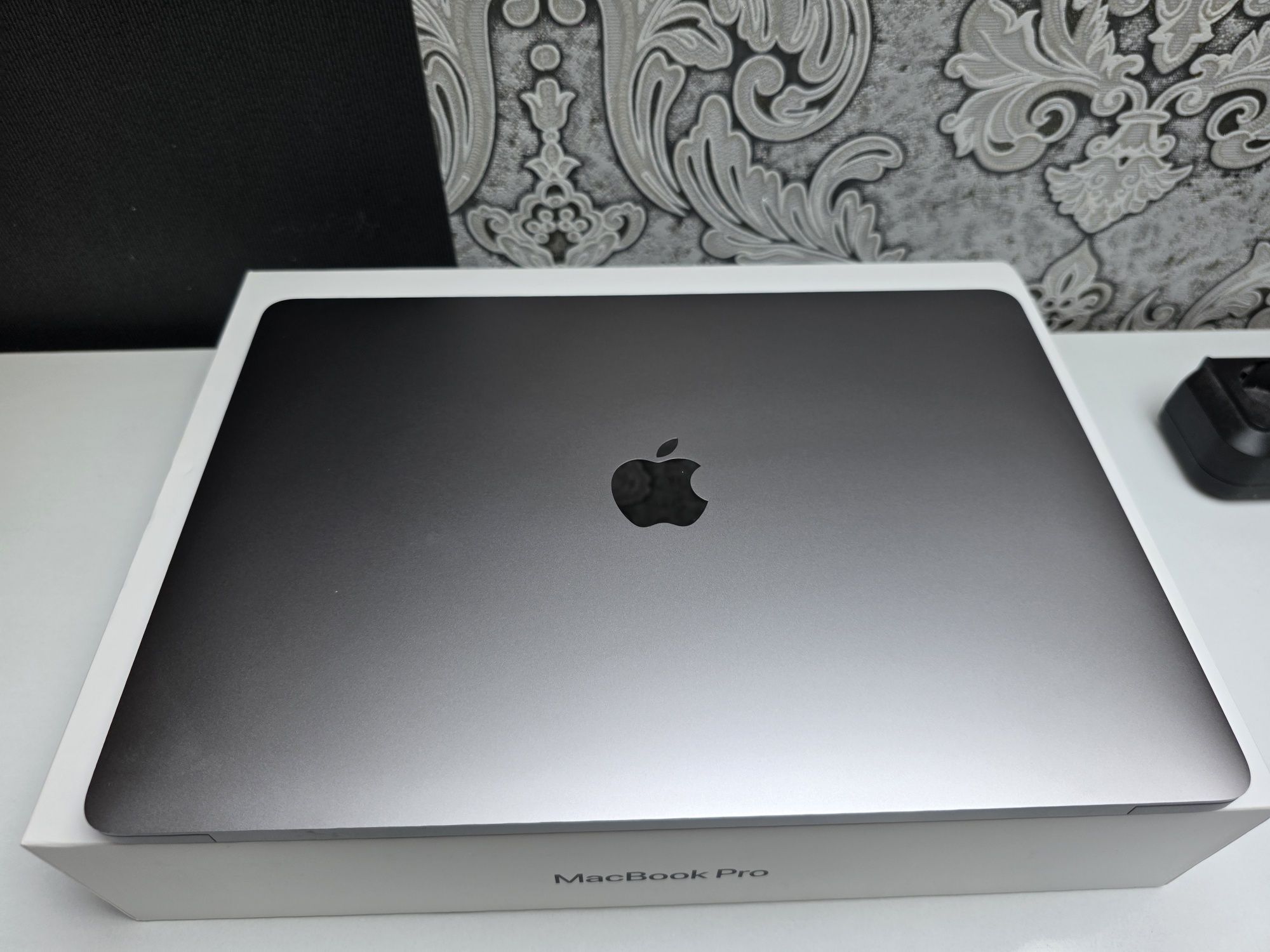 MacBook Pro 13 - inch
