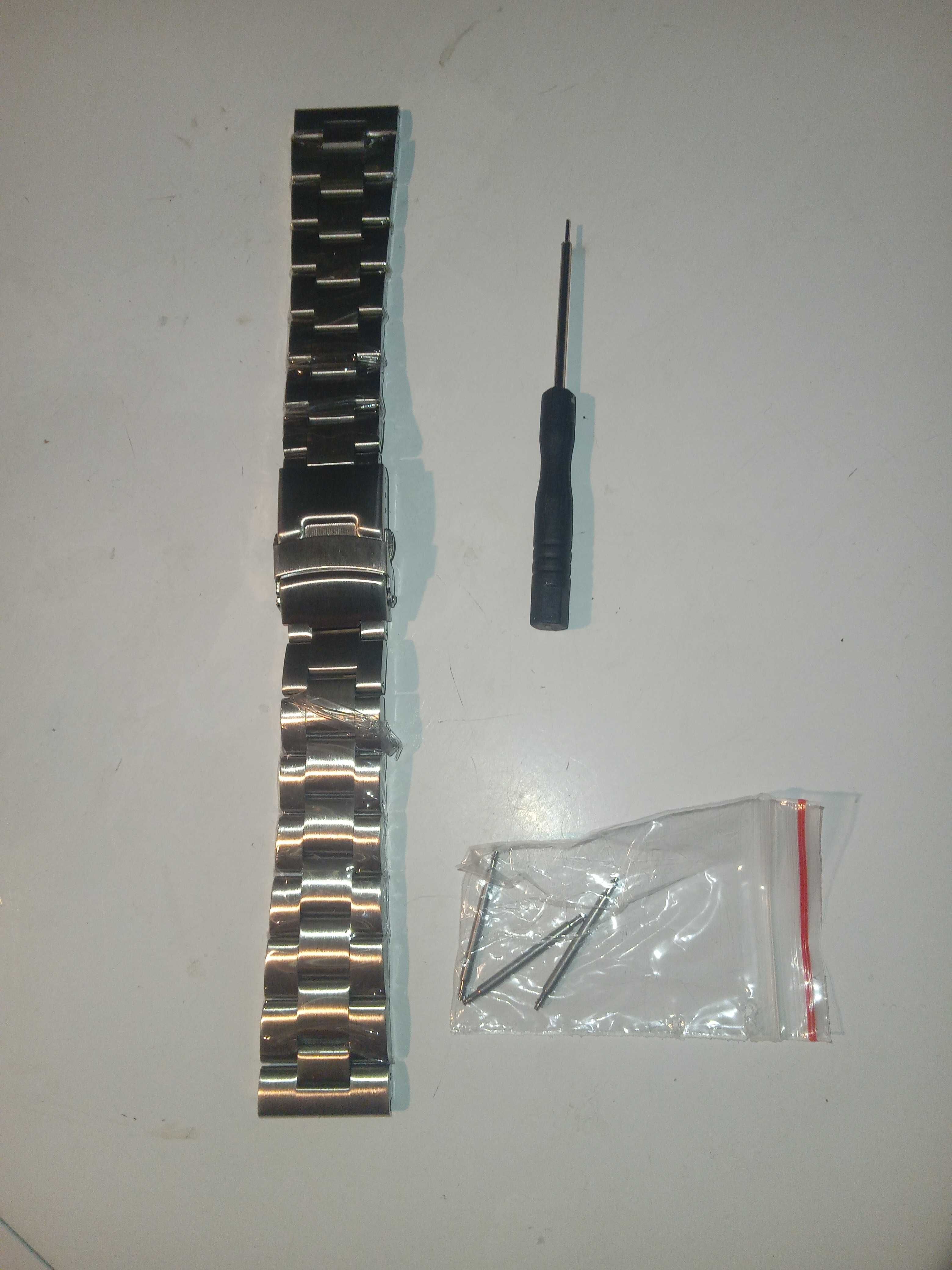 Vând bratara ceas inox cu marginile rotunjite, - NOUA cu folie pe ea!