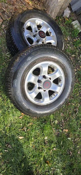 Vând cauciucuri de iarna + genți