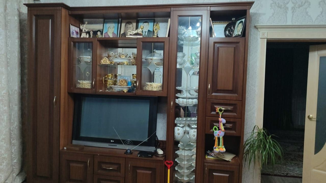Продам стенку для гостиной