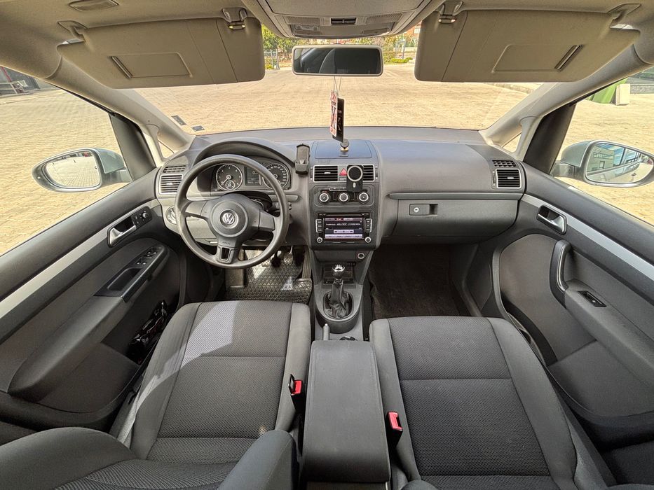 VW Volkswagen Touran 1.6 TDI 105 к.с. – 2012 г.