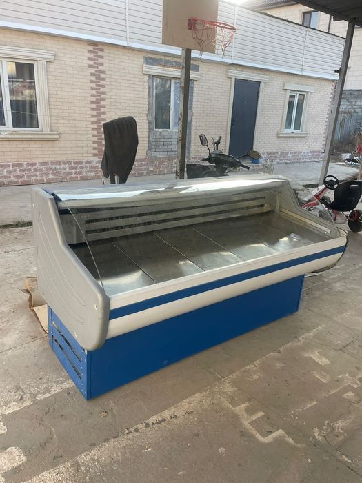 Ветринный холодильник продаю