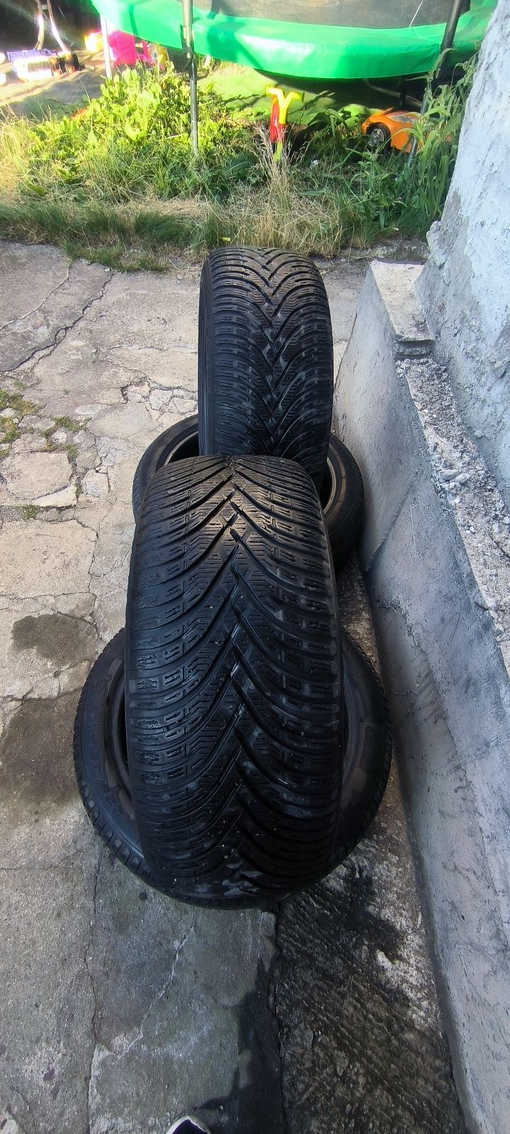 Зимни гуми 17 цола BF Goodrich 225/45 дот 2019г